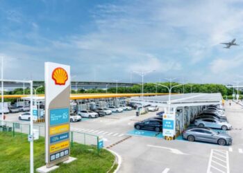 Estação de carregamento de veículos eléctricos da Shell na China, em parceria com a BYD