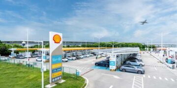 Estação de carregamento de veículos eléctricos da Shell na China, em parceria com a BYD
