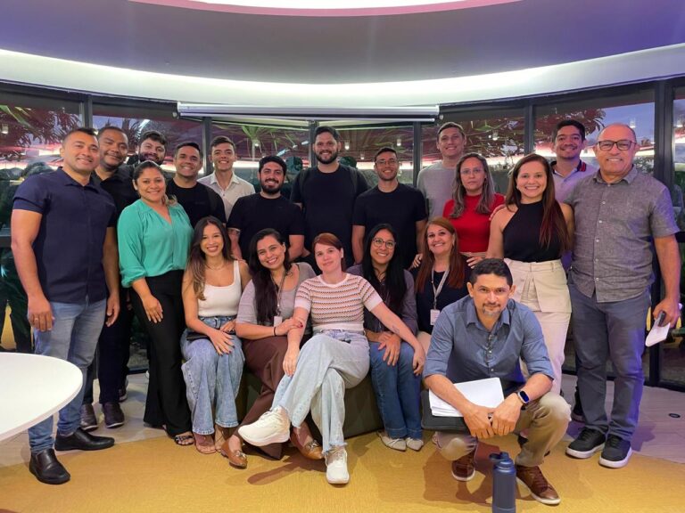 Mercadinhos São Luiz adota estratégia digital com capacitação de equipes em IA