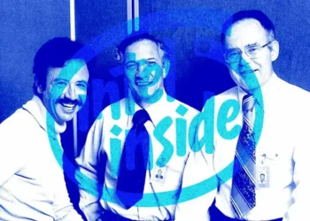cover intel dominancia na tecnologia antes da revolucao ia 1756812121323